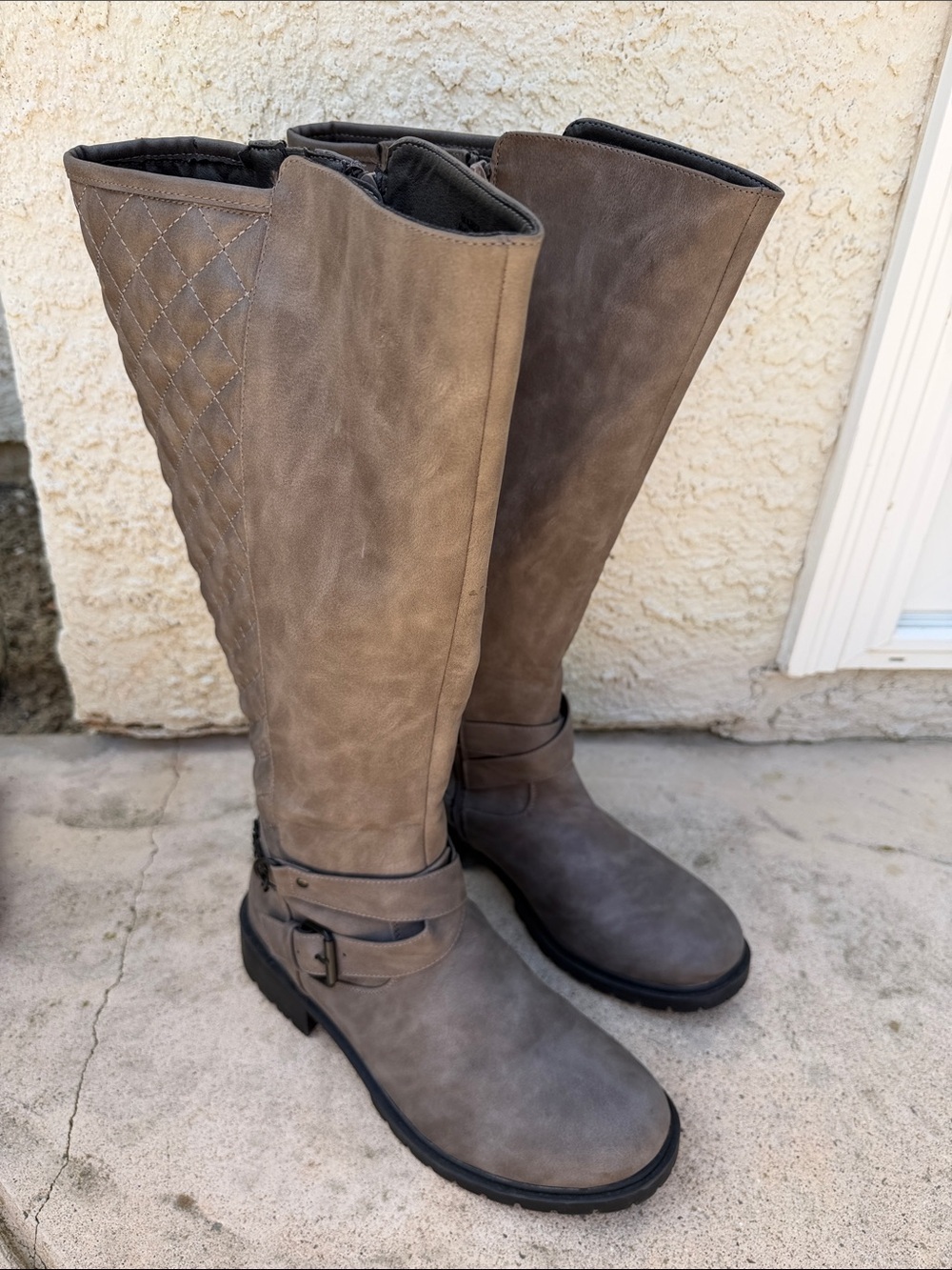 Torrid Women's Grey Faux Leather Quiltes Wide Calf Chain Moto Boots Size 10
